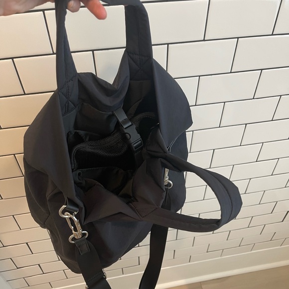 Lululemon On My Level Bag 2.0 - Picture 7 of 15